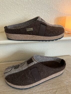 Haflinger Grizzly Magic Swirl Wool Felt Clogs Size 9